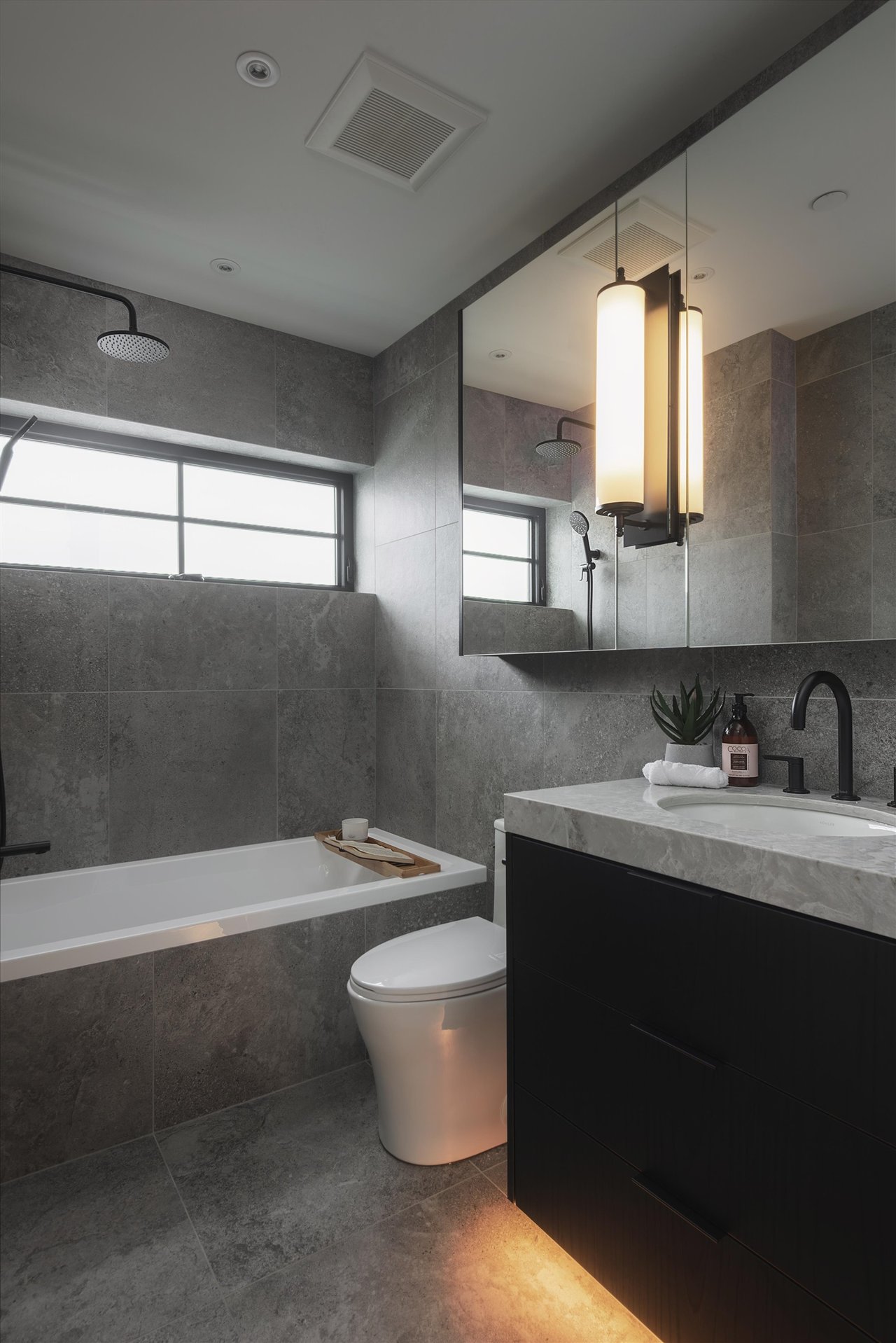 1-240 E 37th Avenue, Vancouver