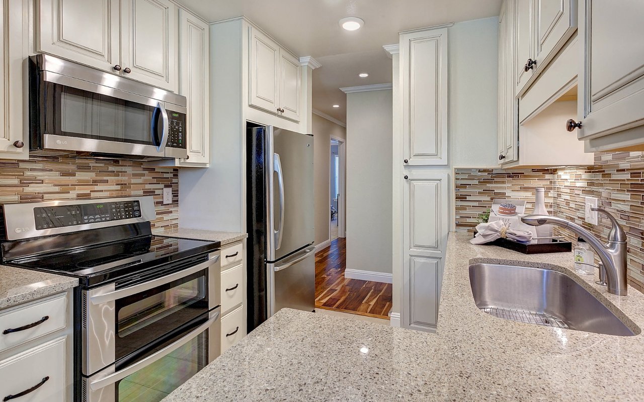 2564 Walnut Blvd, #107