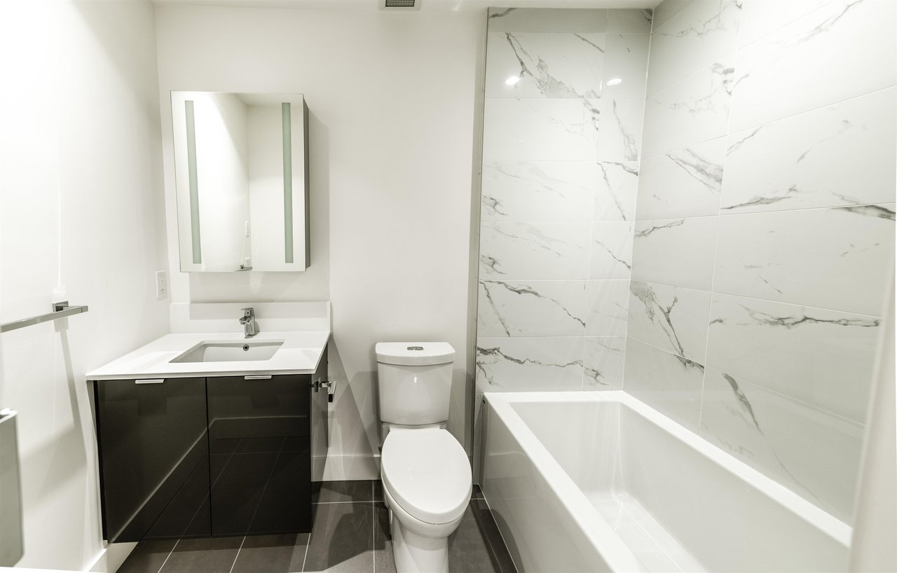 204-7777 Cambie St