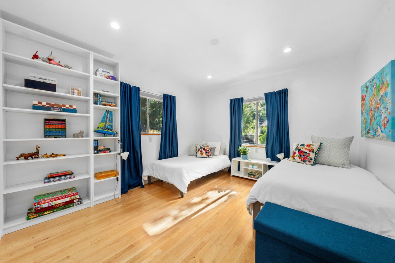 1518 Valley Drive, Topanga