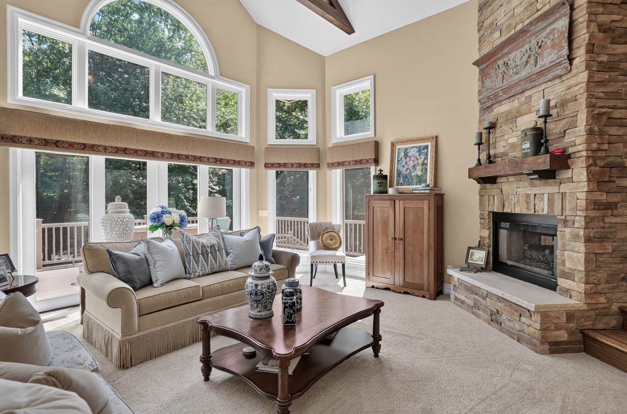 12172 Woodline