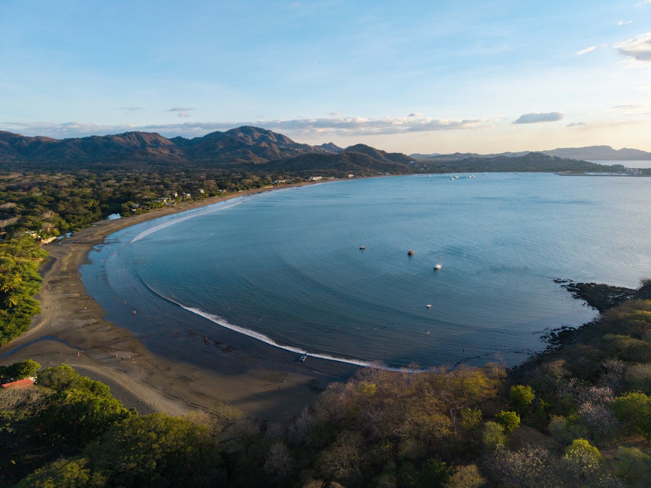 Reparito House | Turnkey Restaurant & Commercial Property for Sale