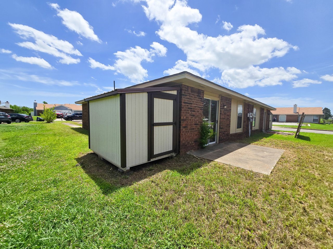 4104 N Market