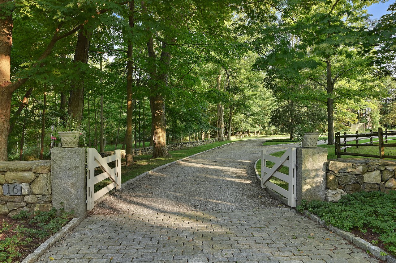 16 Whippoorwill Road