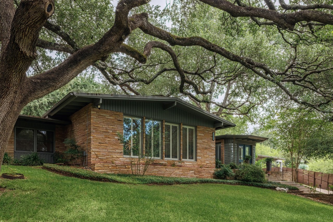 3304 Cherry Tree Circle