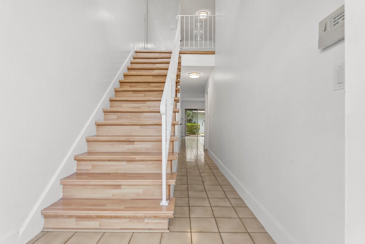 1194 Hillsboro Mile, Unit 72