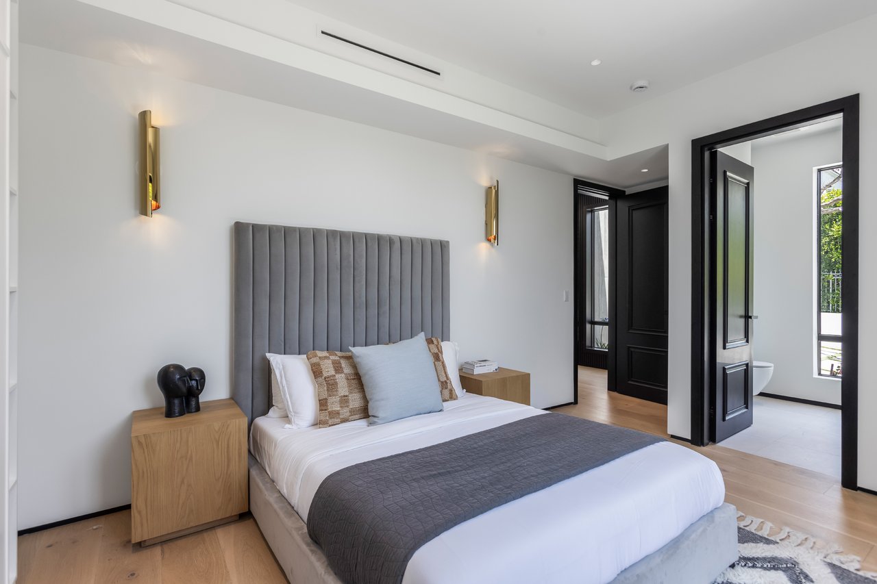 Luxury Gated Villa w/ Pool, Spa & Designer Interiors
