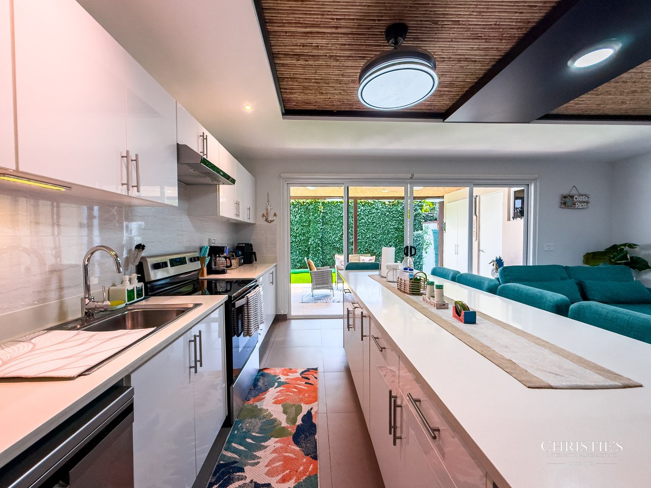Ciudad del Mar Modern Home - South Jaco Beach 