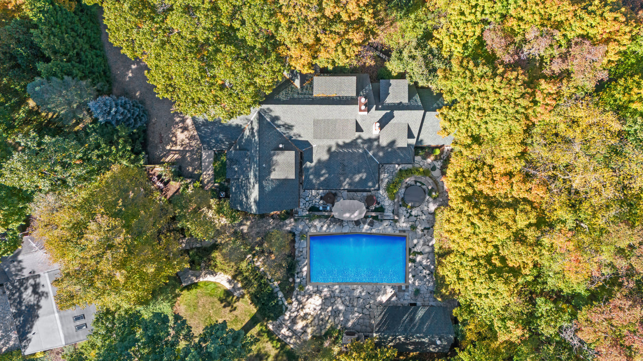 14657 Lakeshore Road