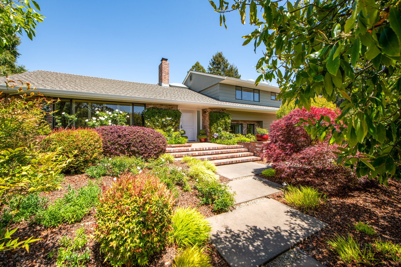 7 Burrell Ct