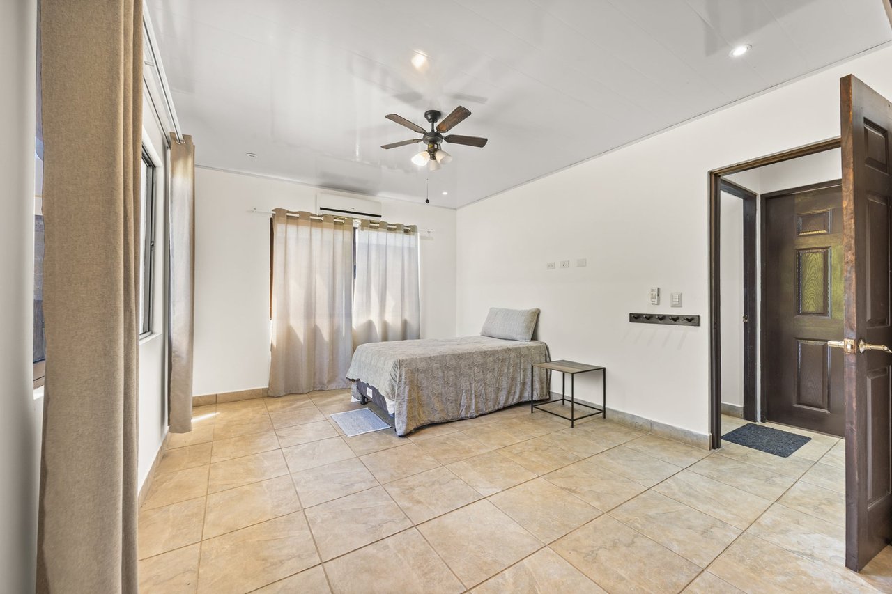 Coastal Tropical Walkable Home, Tamarindo, Guanacaste