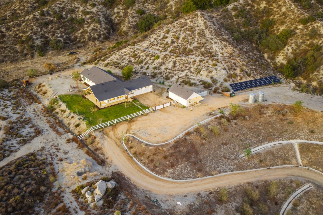 41950 Calle La Escondida