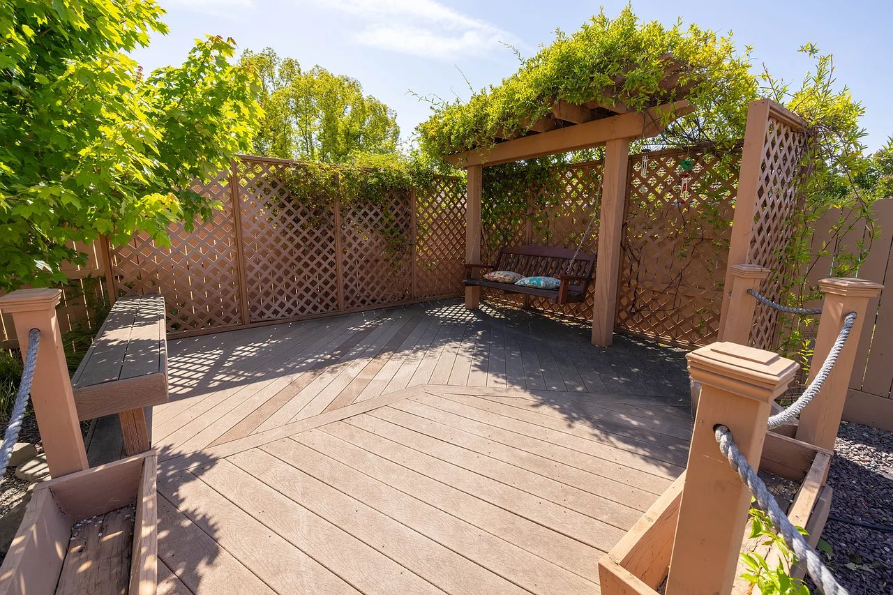 2121 Mullen Ct