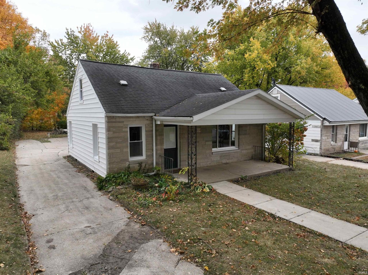 215 N Meadow Ln