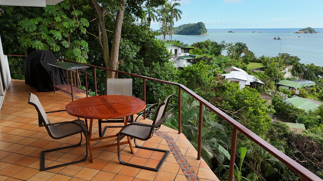 Villa Alegria with Outstanding Ocean View and Short Walk to the Beach