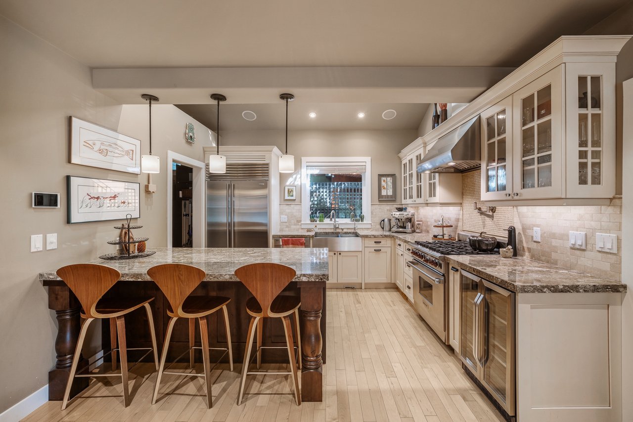 140 Rundle Crescent