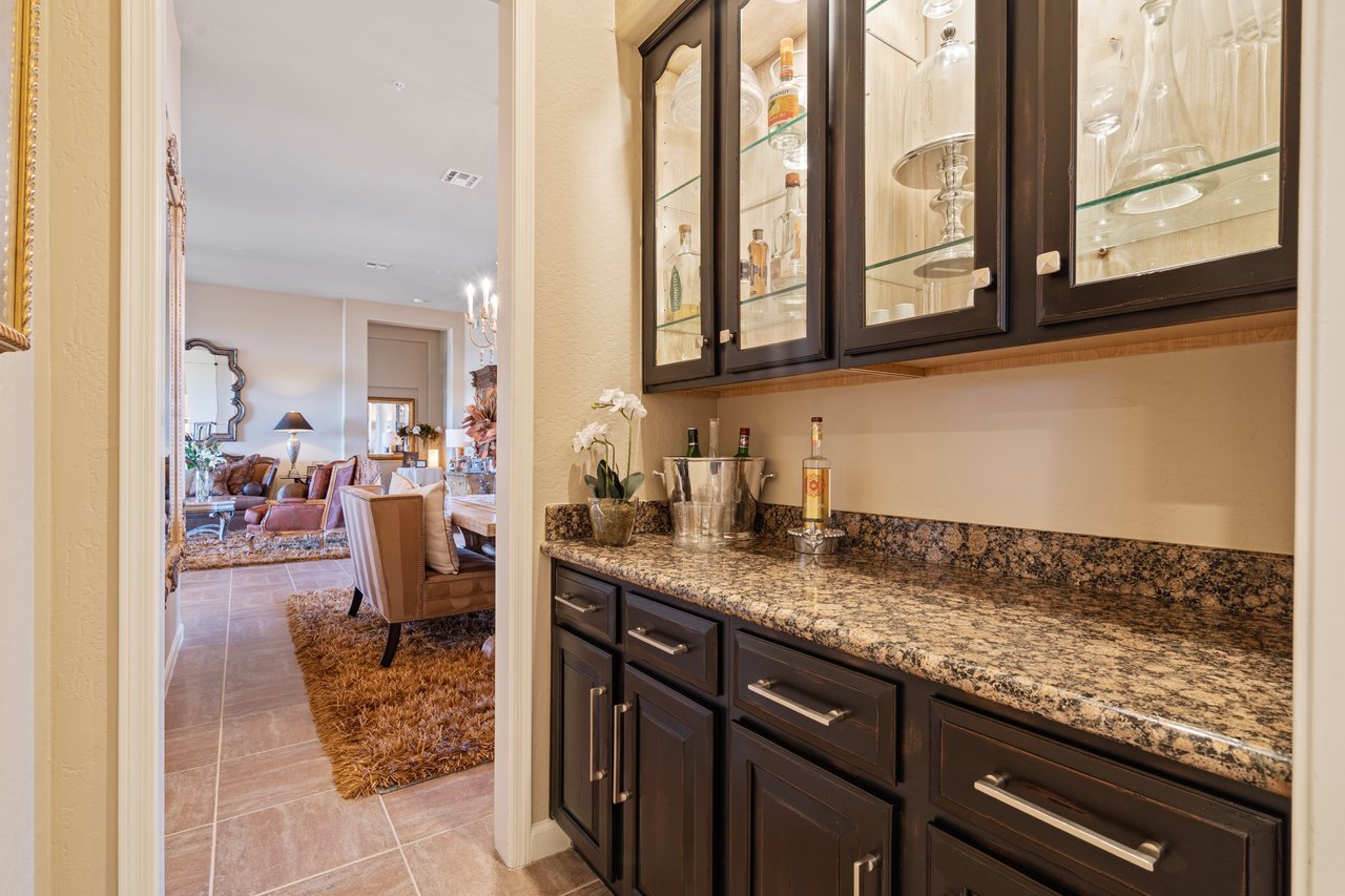 9812 E ROADRUNNER Drive