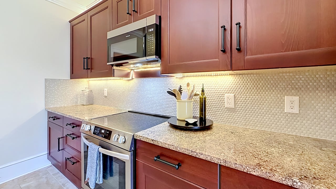 Charming 1925 Bungalow with Guesthouse in Orlando's Colonialtown