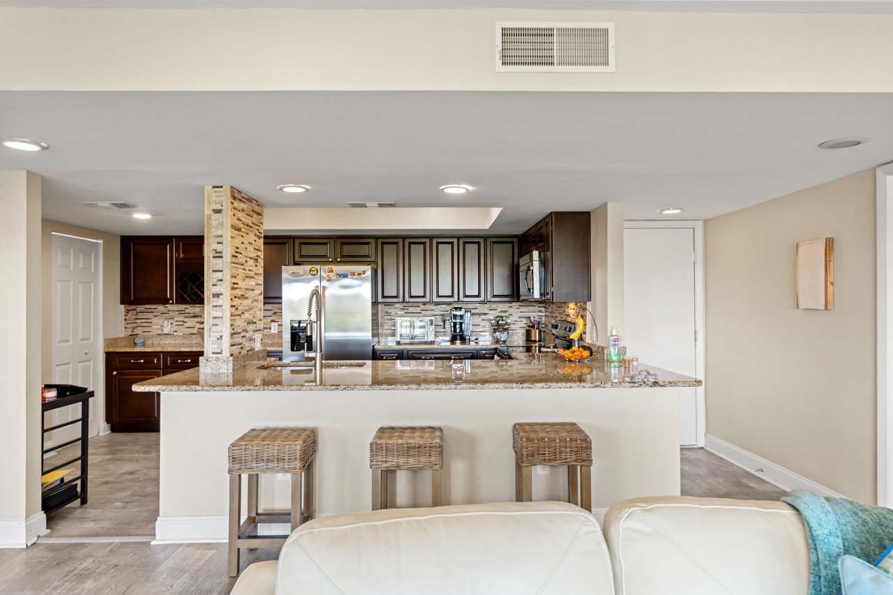 Upgraded 2-Bed Condo in Tarpon Springs with Scenic Views