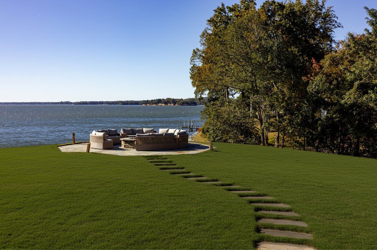 WATERFRONT GIBSON ISLAND ESTATE | 622 MAGOTHY