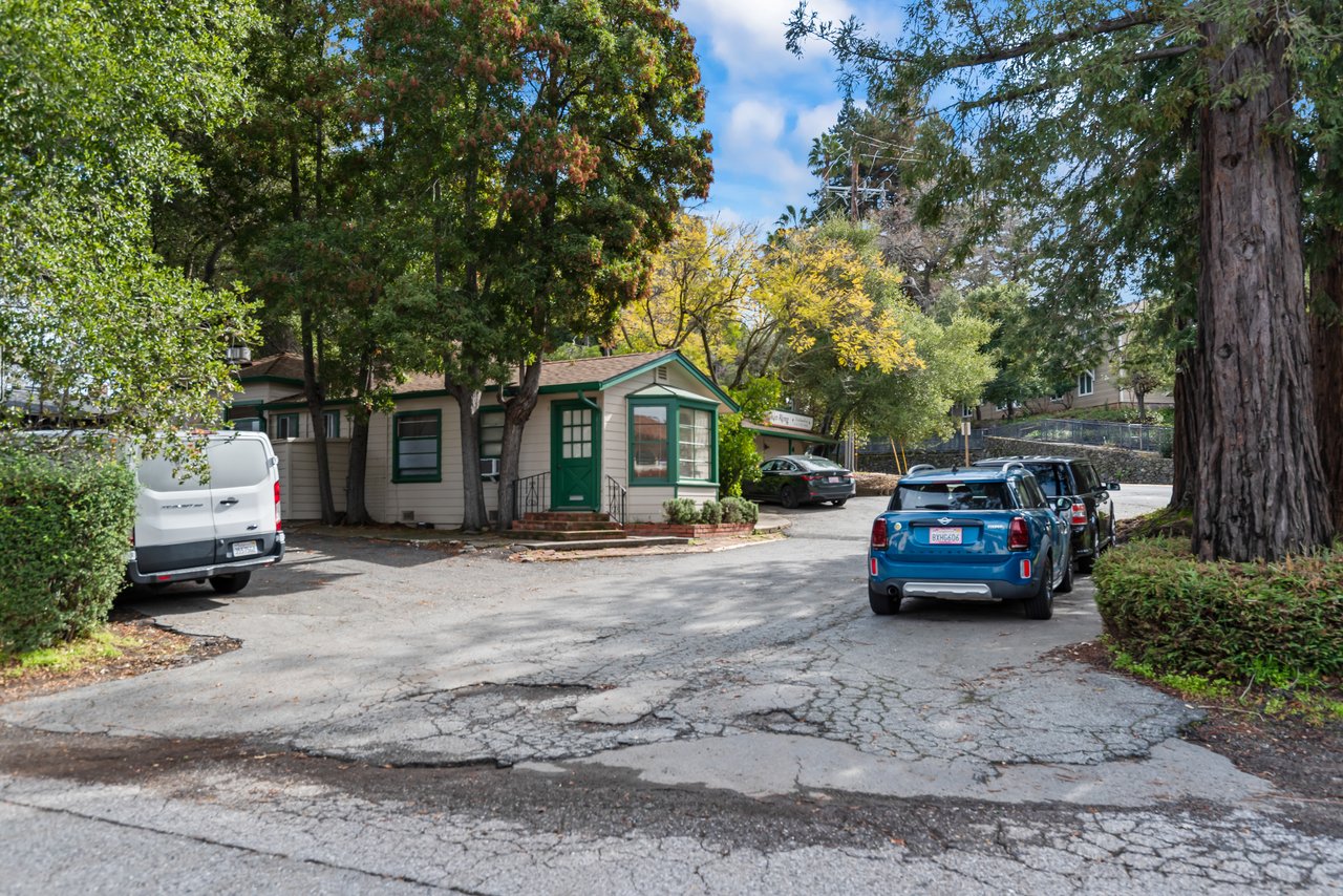 1,500 SF Catering Facility in Downtown Saratoga