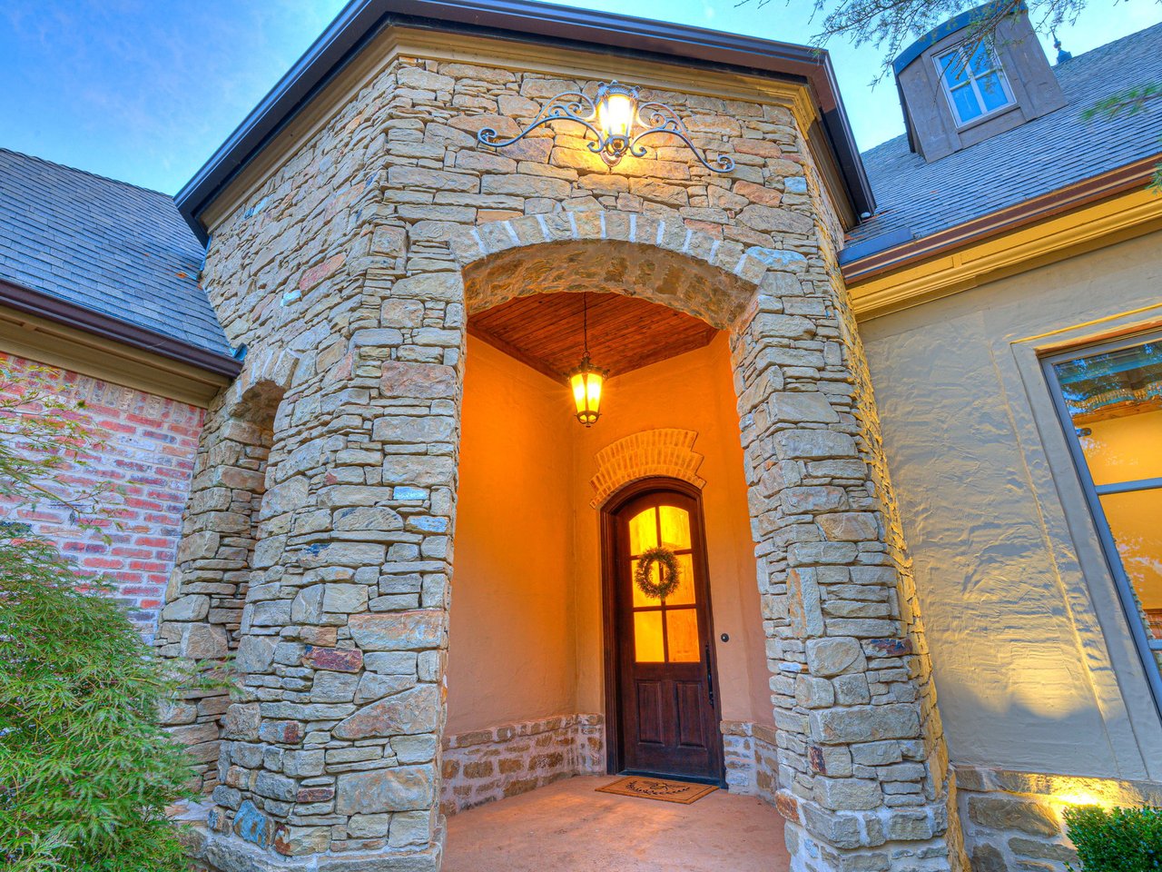 The Listing of the Week: 15613 Via Sierra – Esperanza Addition - Wyatt Poindexter - The Agency Oklahoma