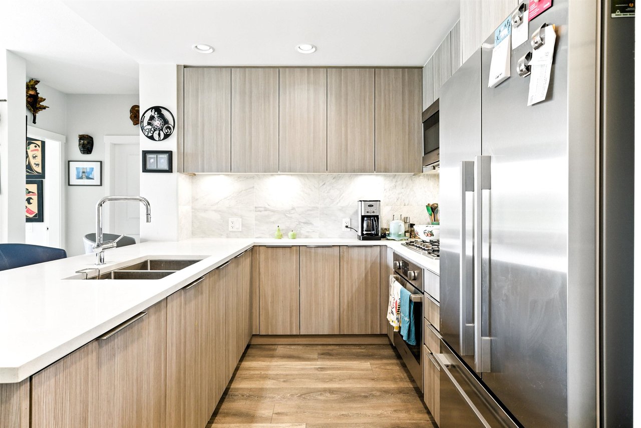 205-3289 Riverwalk Ave