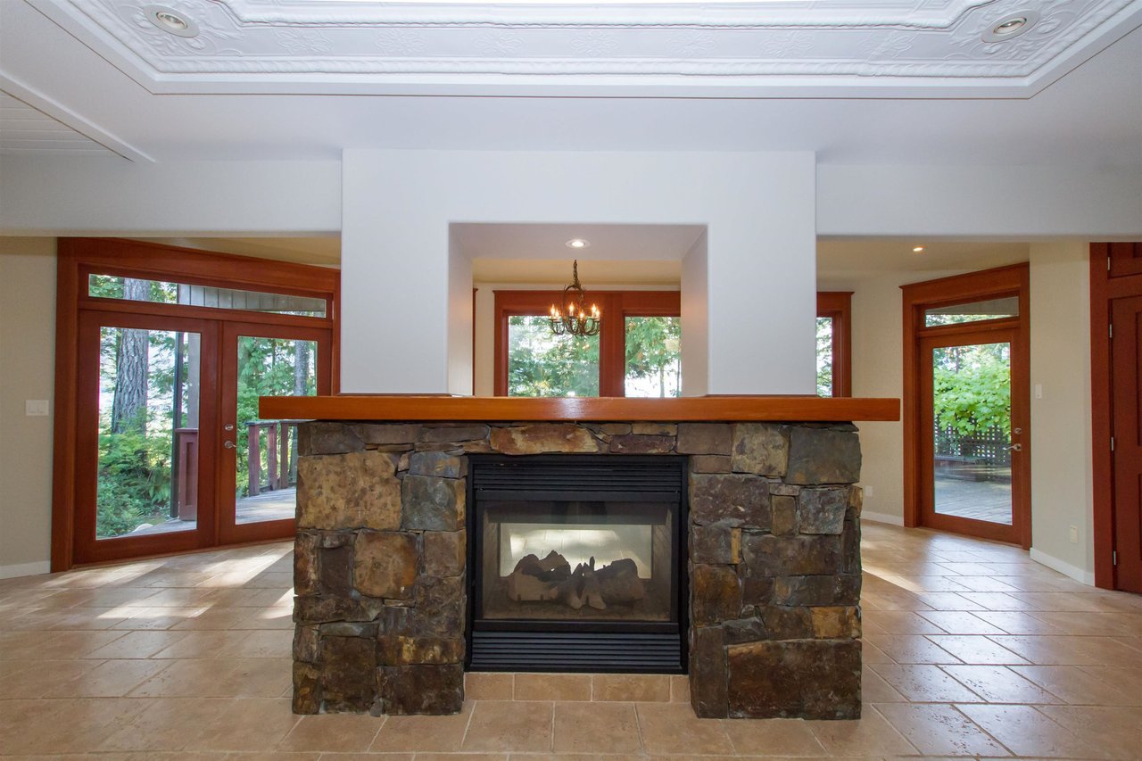 40216 Kintyre Dr