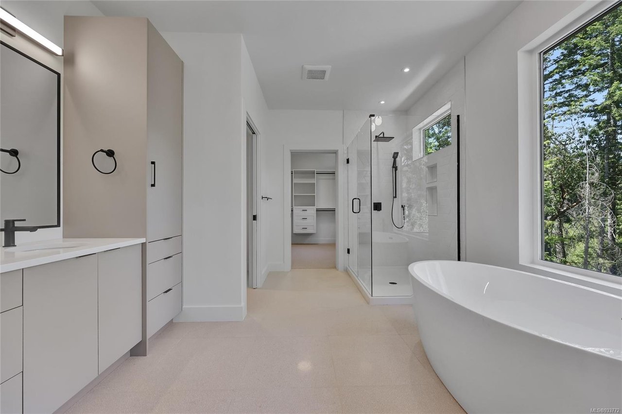 3909 Olympian Wy