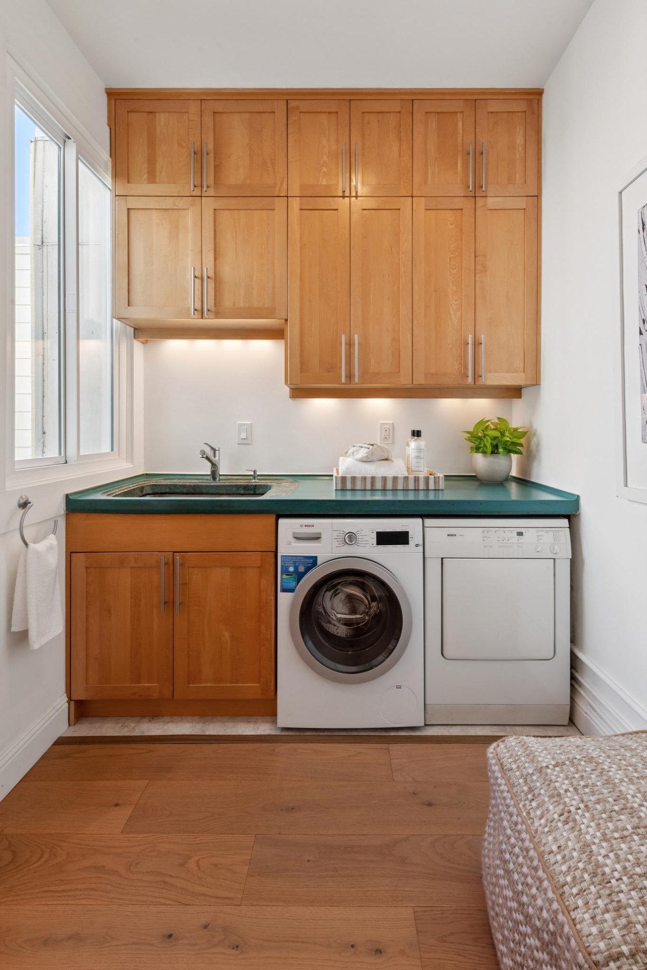 1845 Leavenworth #202