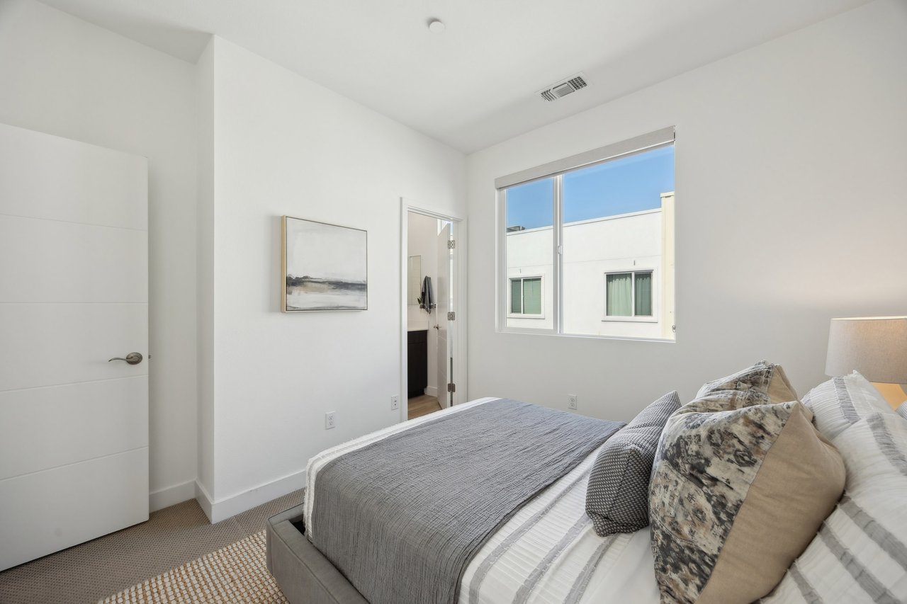 172 Uptown Cir