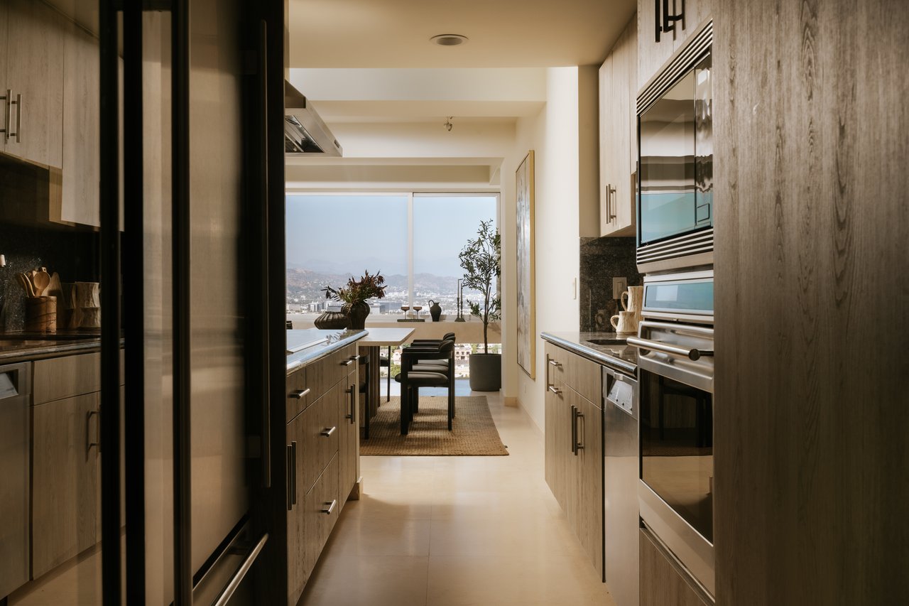 2222 Avenue Of The Stars Unit: 1404