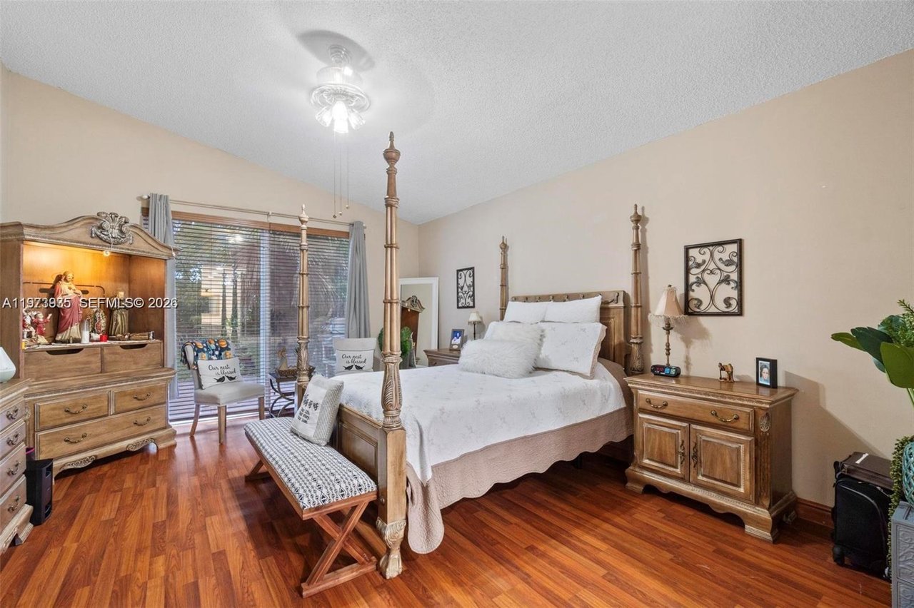 15522-nw-12-court-pembroke-pines-home-for-sale-bedroom