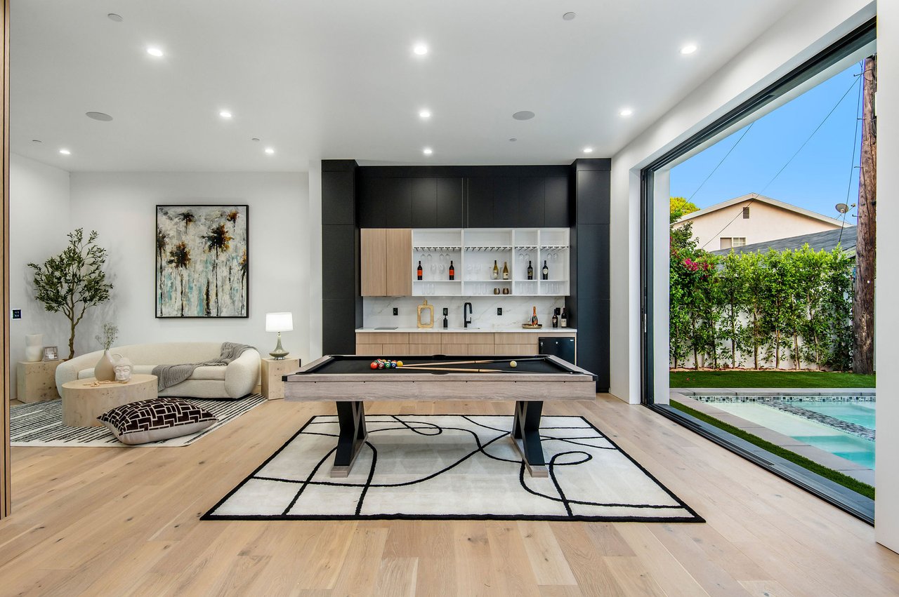 5132 Lindley Ave, Encino