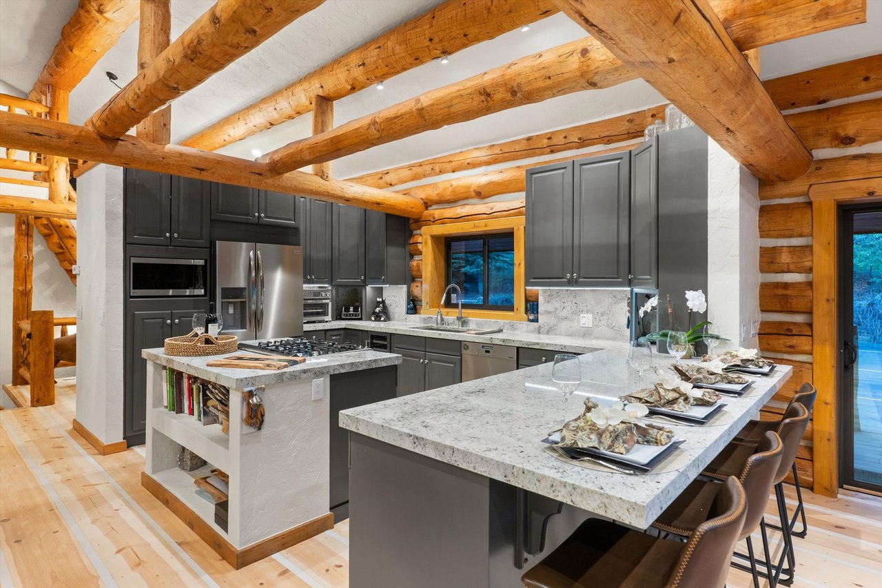 2134 Lower River
