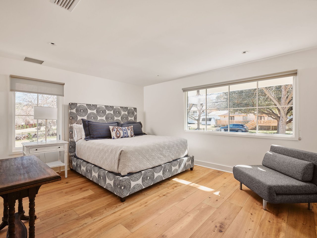 3016 Edgewater Drive