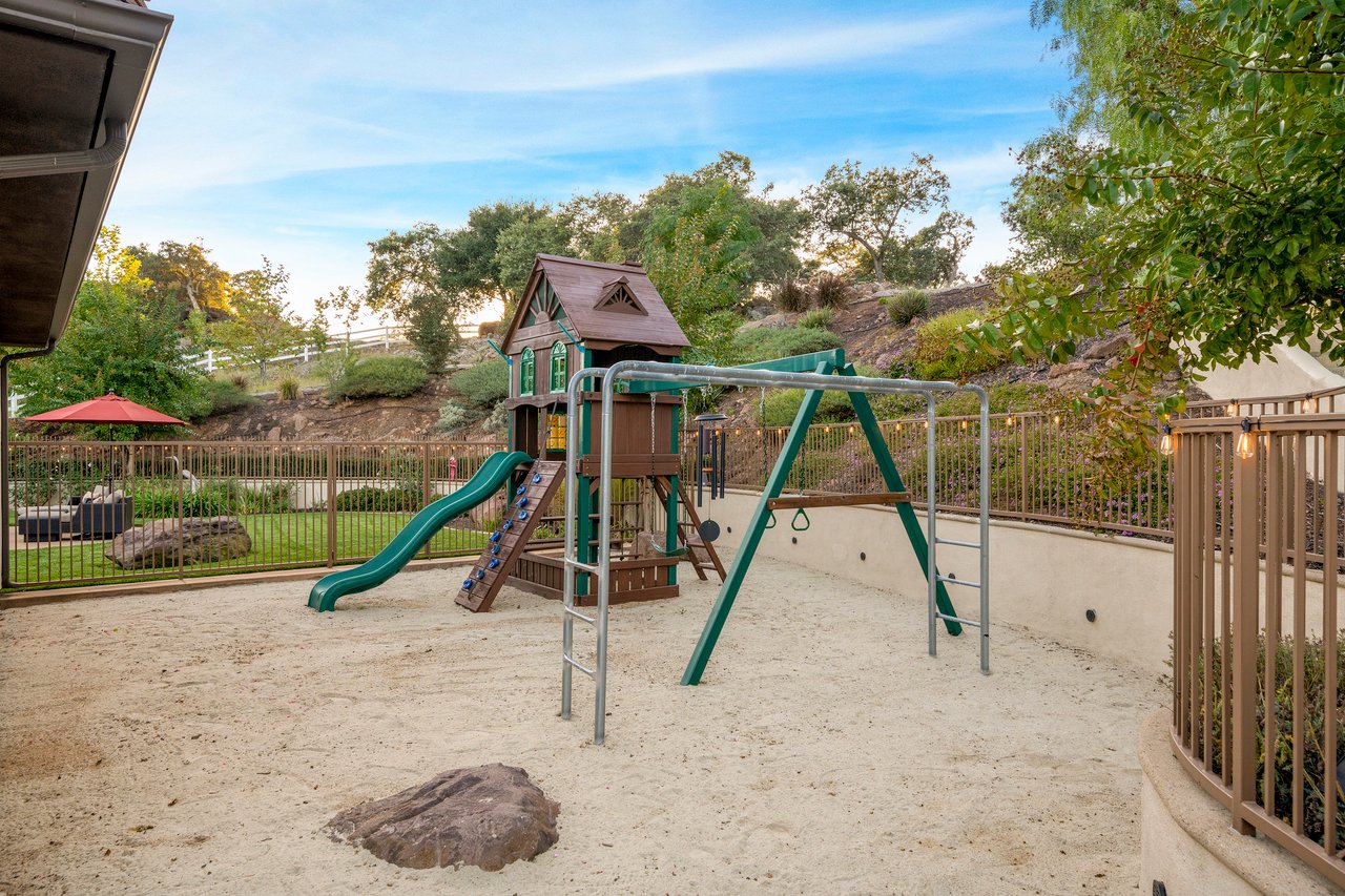 21380 Avenida Rio Encontrado