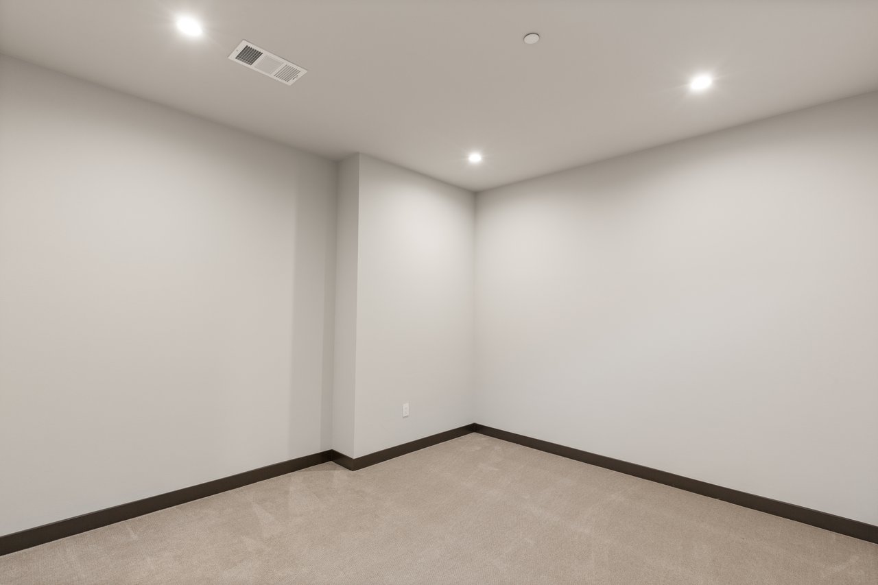 36 Rainbow Point Place