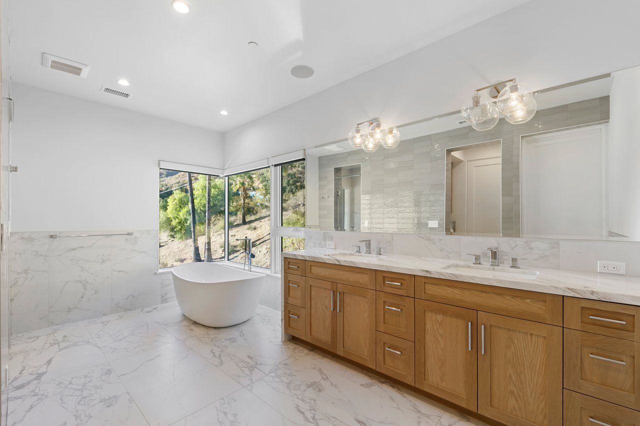 Extraordinary Modern Farmhouse 