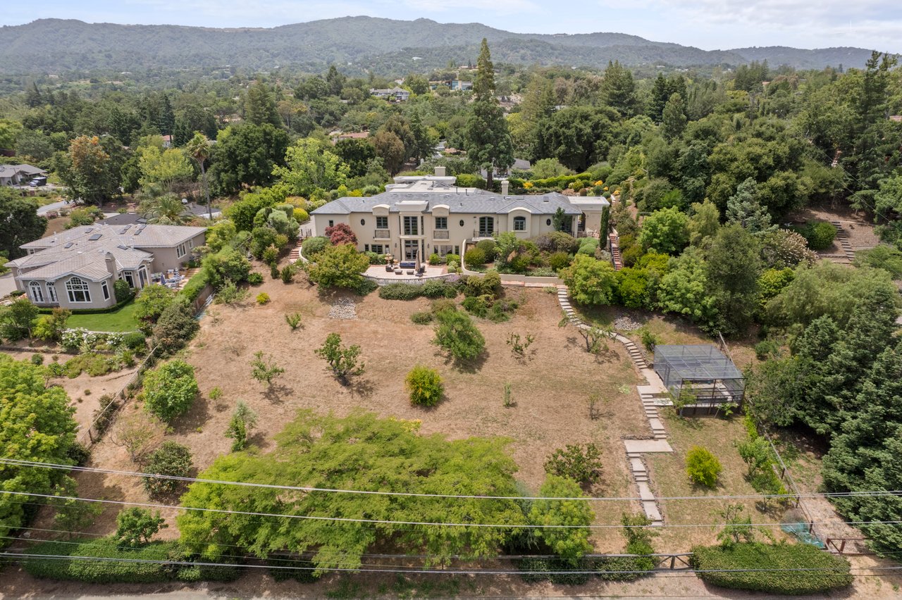 12445 Hilltop DR