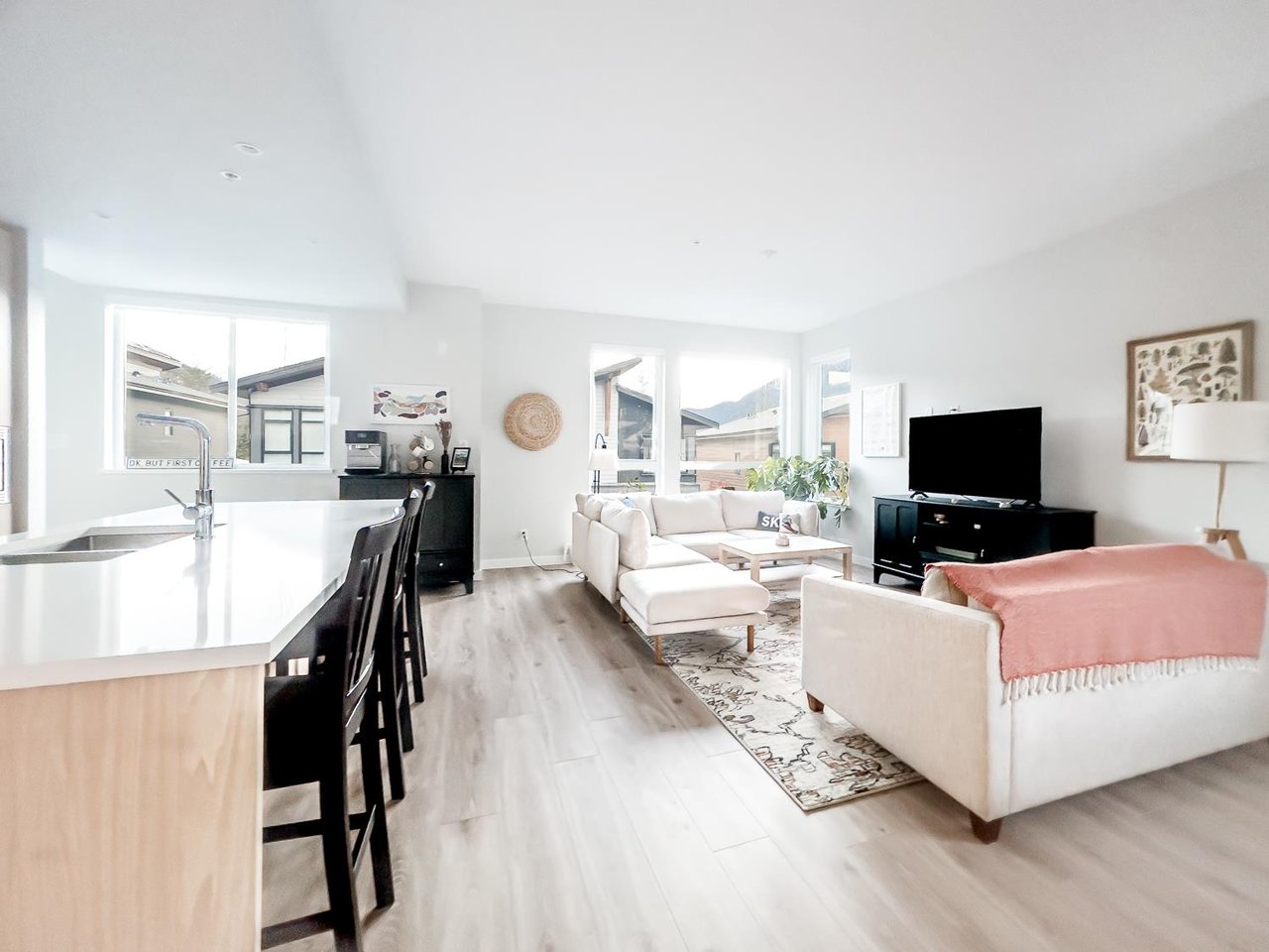 41212 Highline Pl