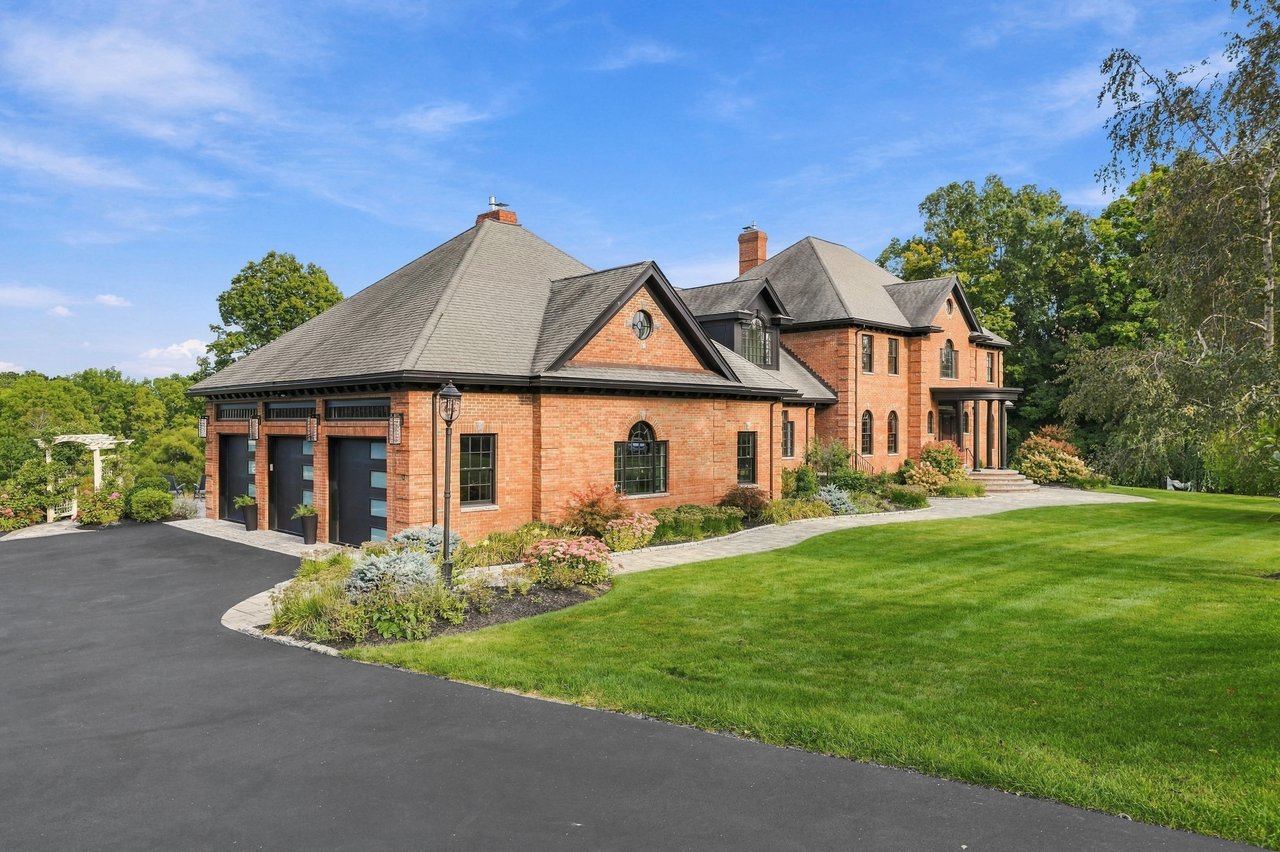 3 Wyndemere Drive
