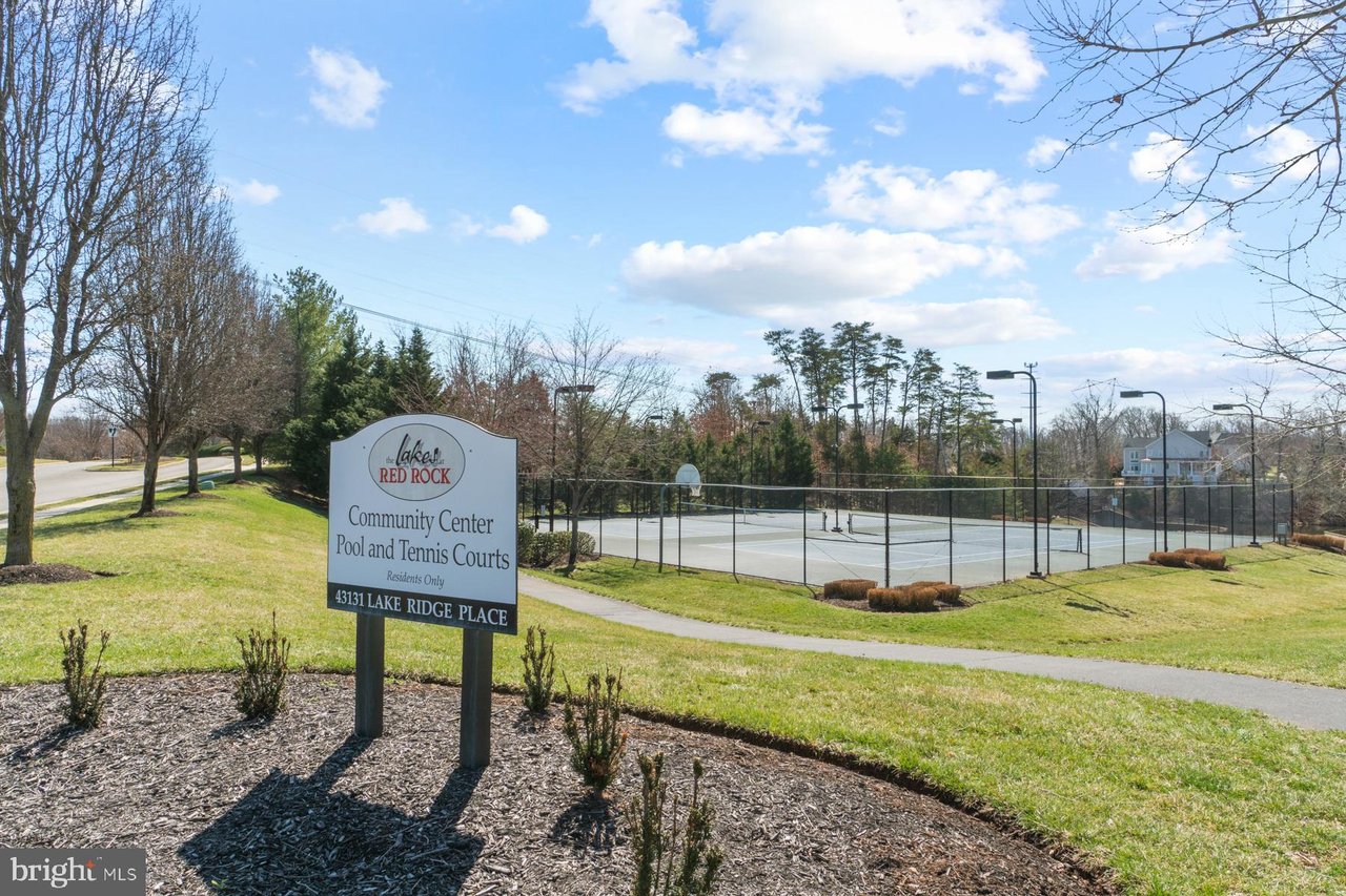 18252 Oak Lake Ct