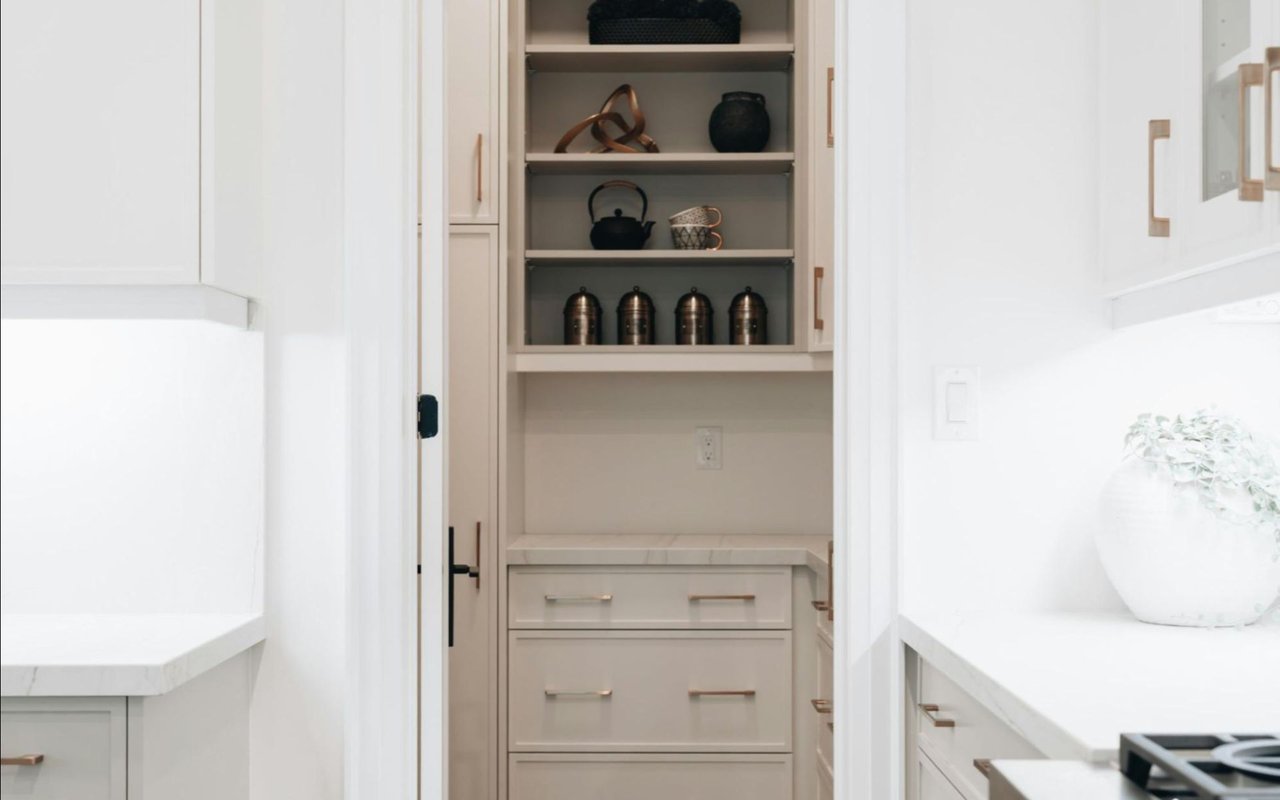 Big Dreams, Small Spaces: Storage Solutions That Work for Condo Staging
