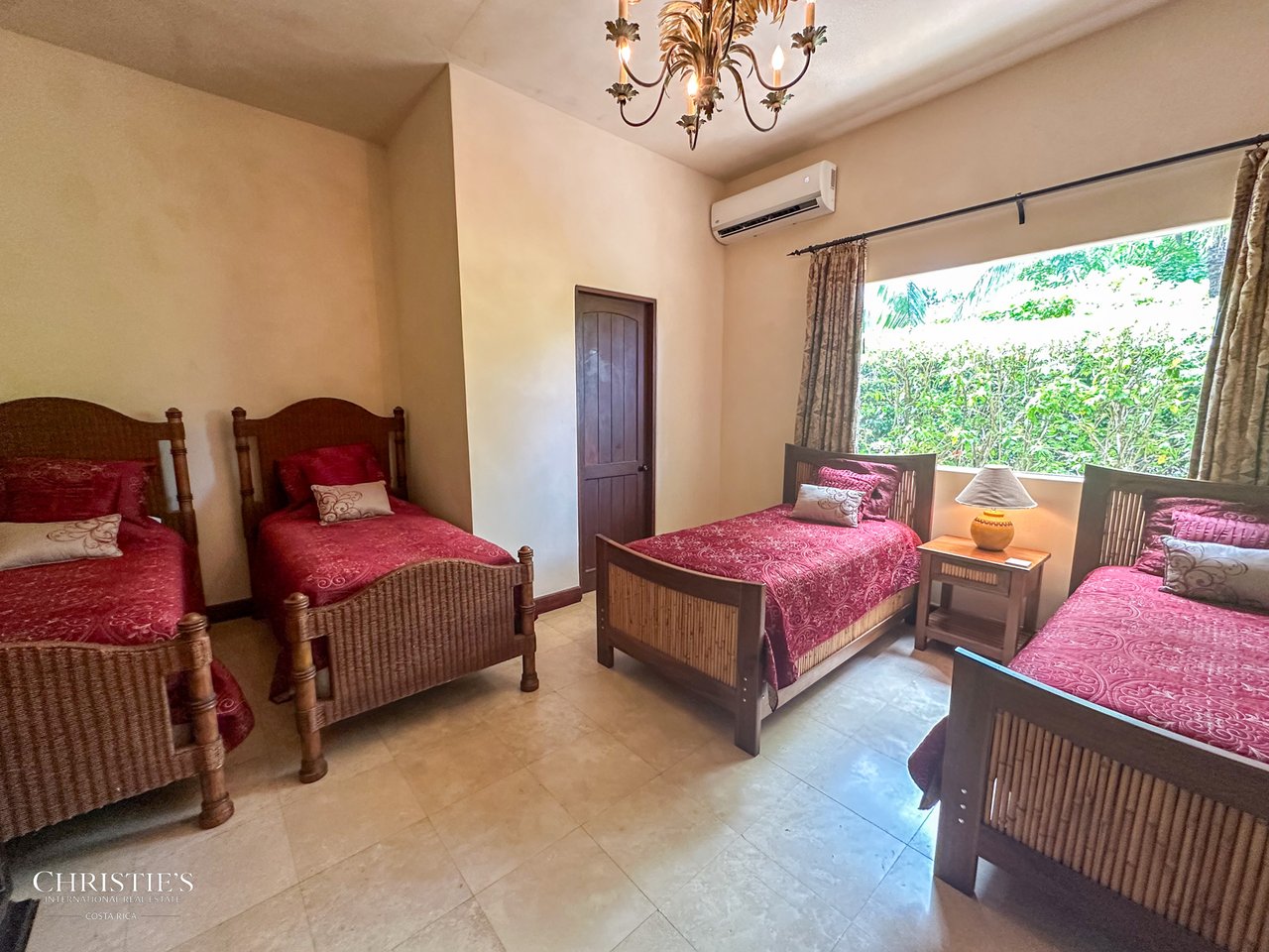 Golf-Front Tuscan-Style Estate – Villa Tuscana