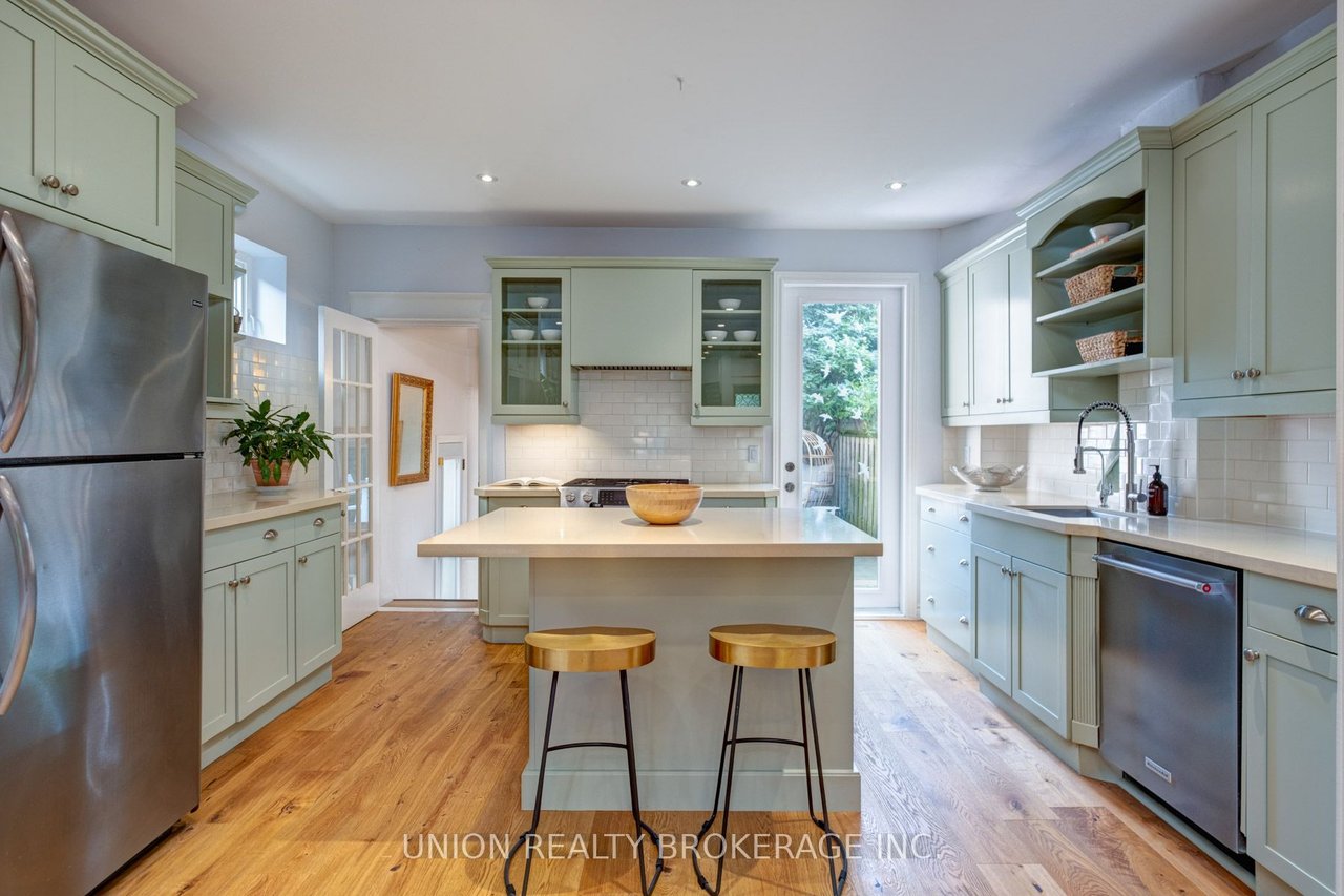 93 Kingsmount Park Rd