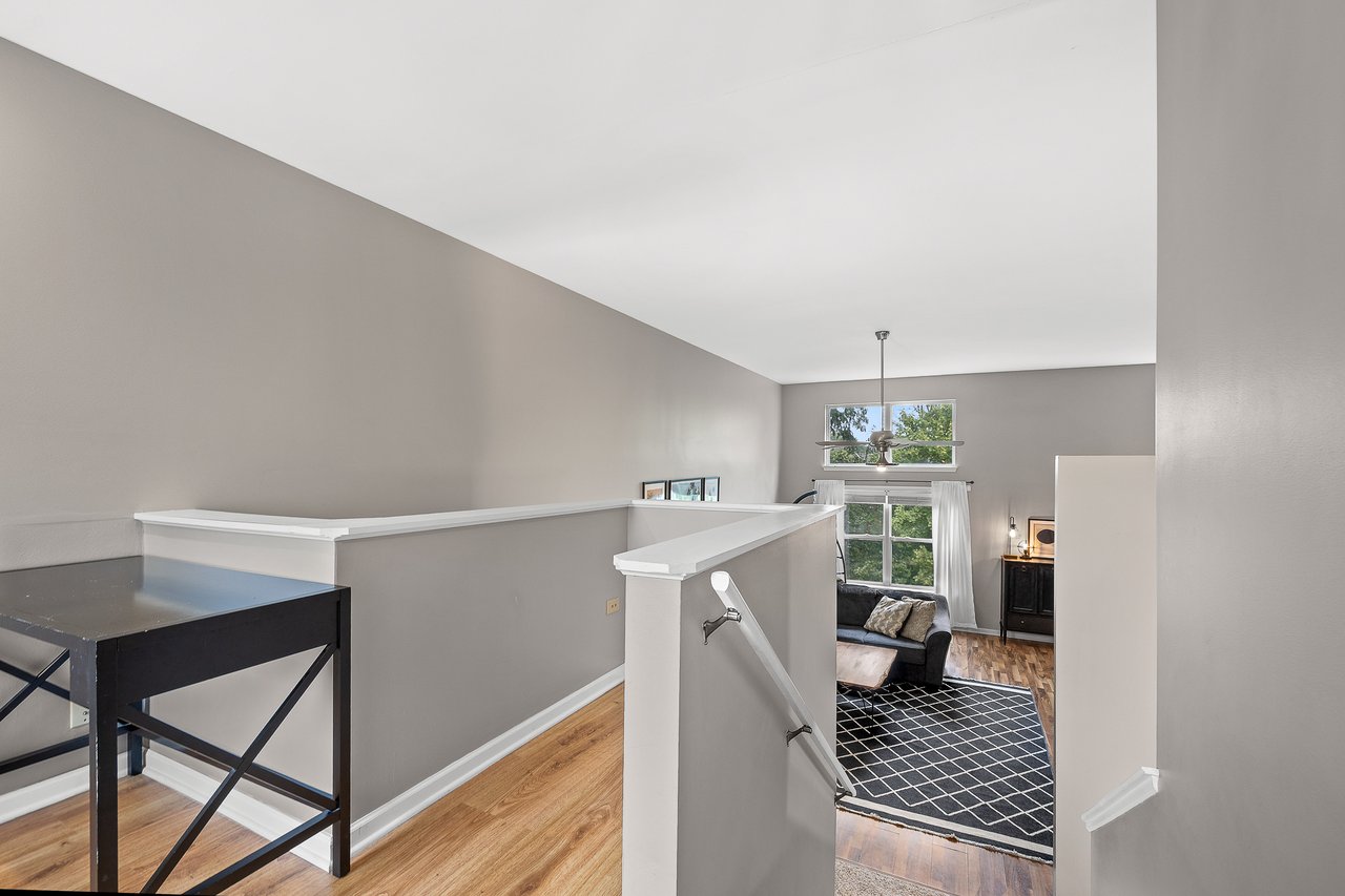 347 Gladstone Ln