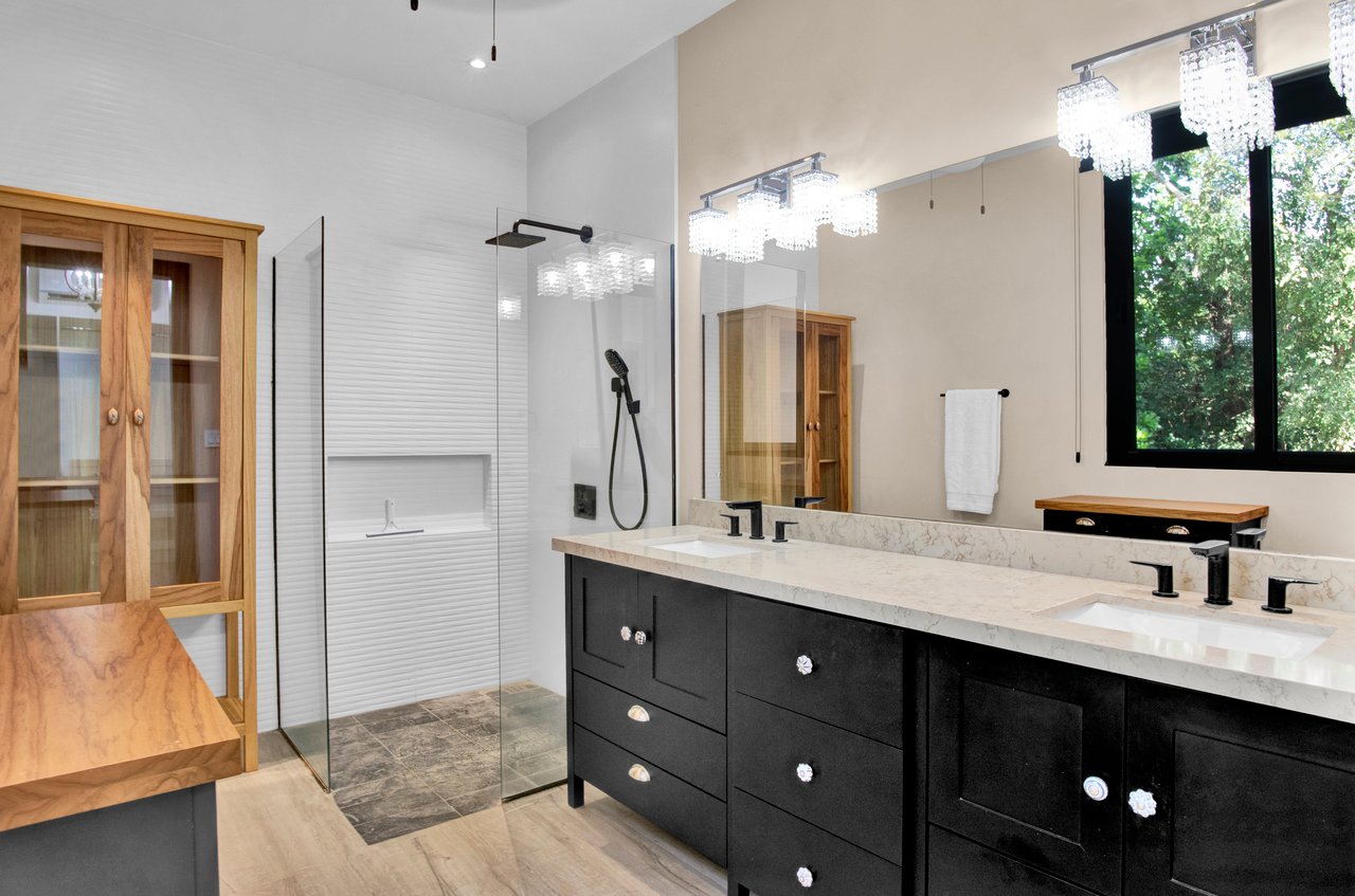 Casa Shangri-La: Modern Loft-Style Luxury in Playa Potrero!