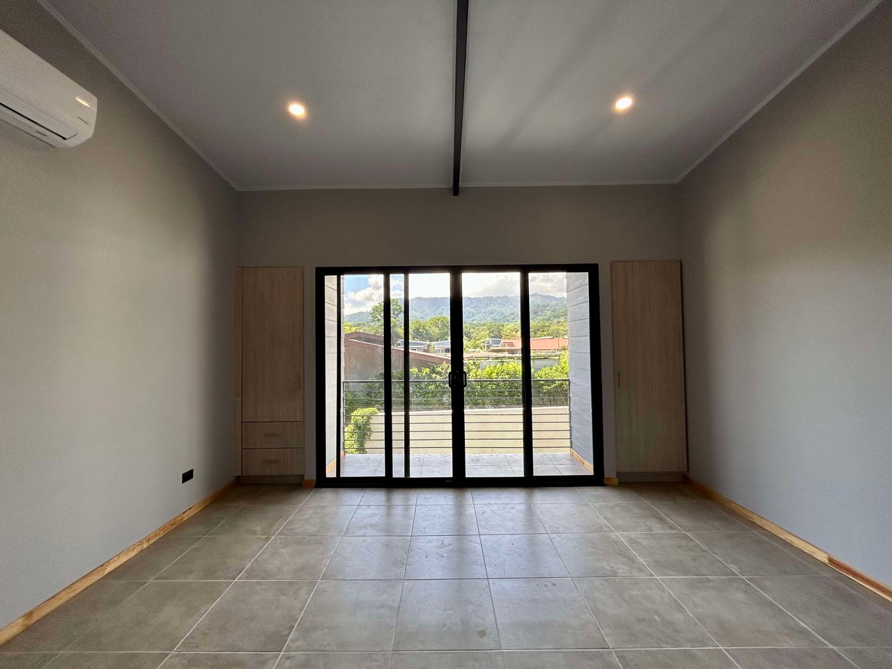 Brand New Modern 3 bed, 3 bath Villa in Uvita