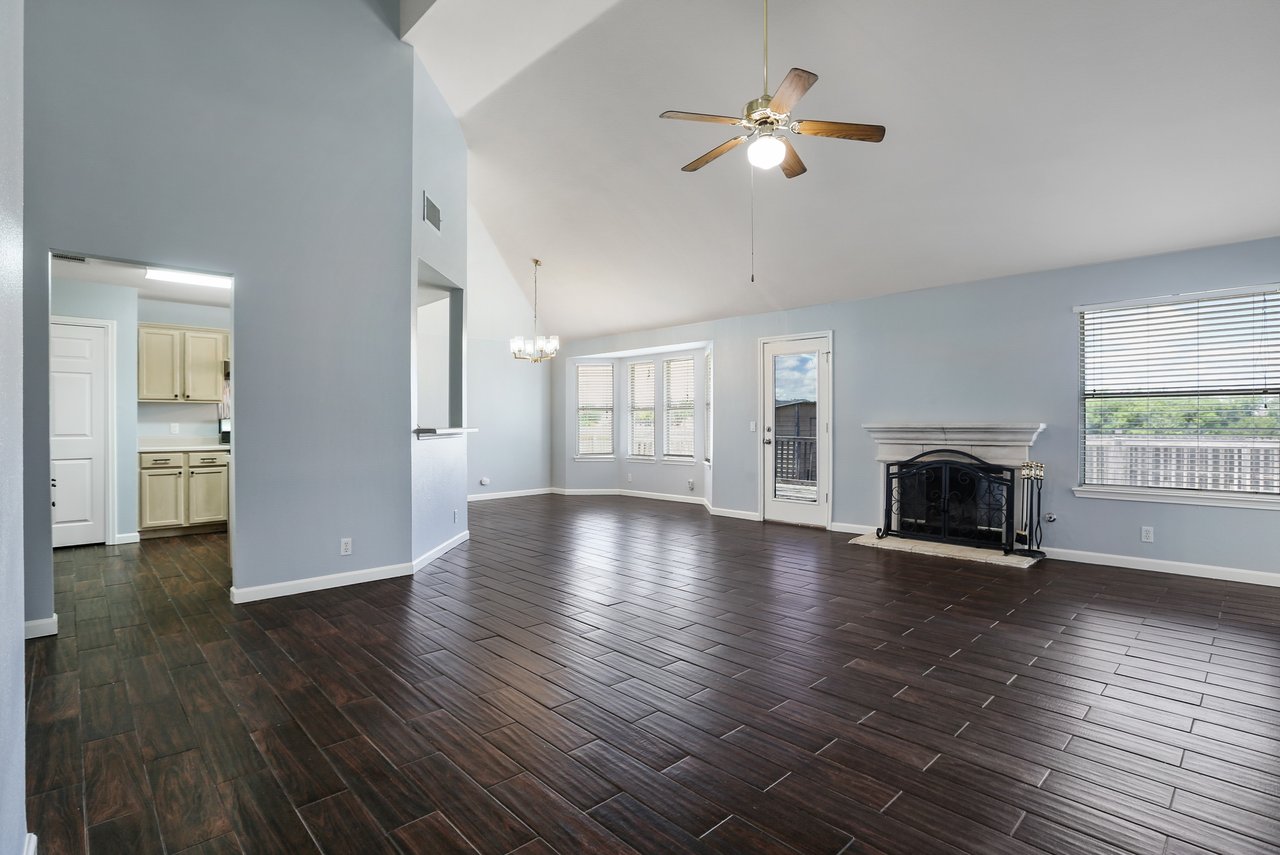 1301 Waterfall Ave